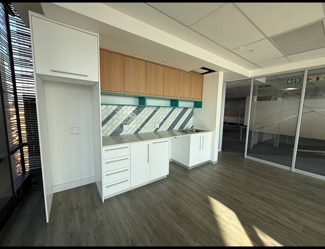 718M² OFFICE TO LET IN ROSEBANK